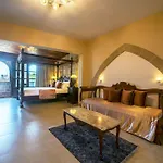 S.Nikolis\' Historic Boutique Hotel
